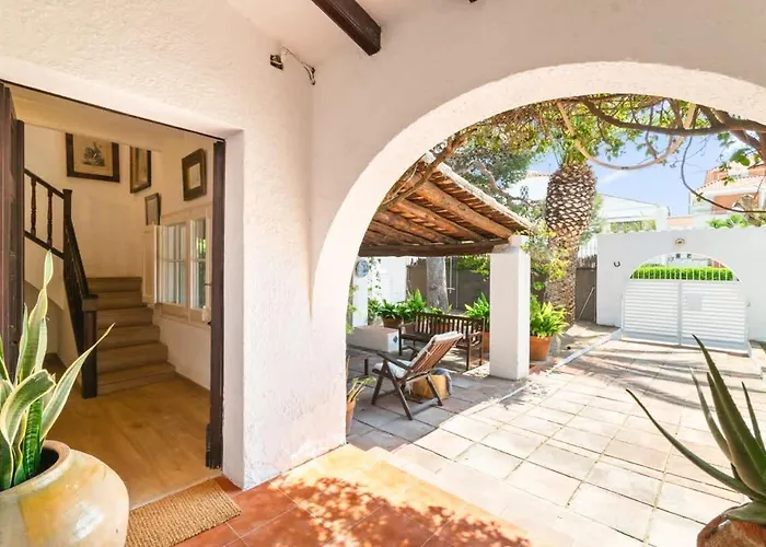 Casa Alba Garden & Calm Feriehus Sitges