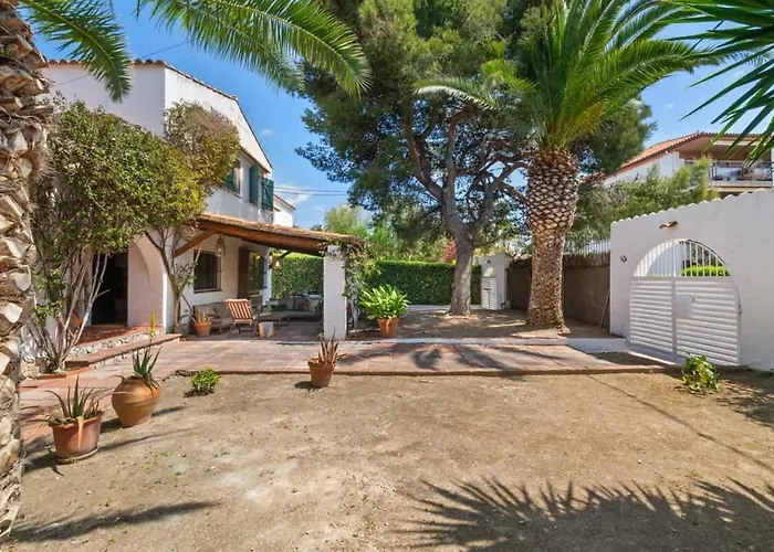 Casa Alba Garden & Calm * Sitges