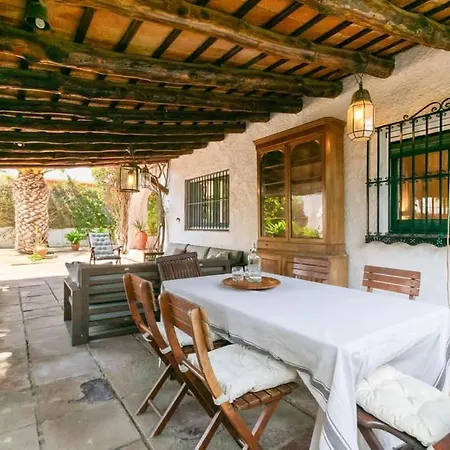 Casa Alba Garden & Calm * Sitges
